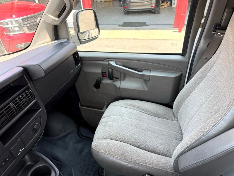 2020 Chevrolet Express Image 22