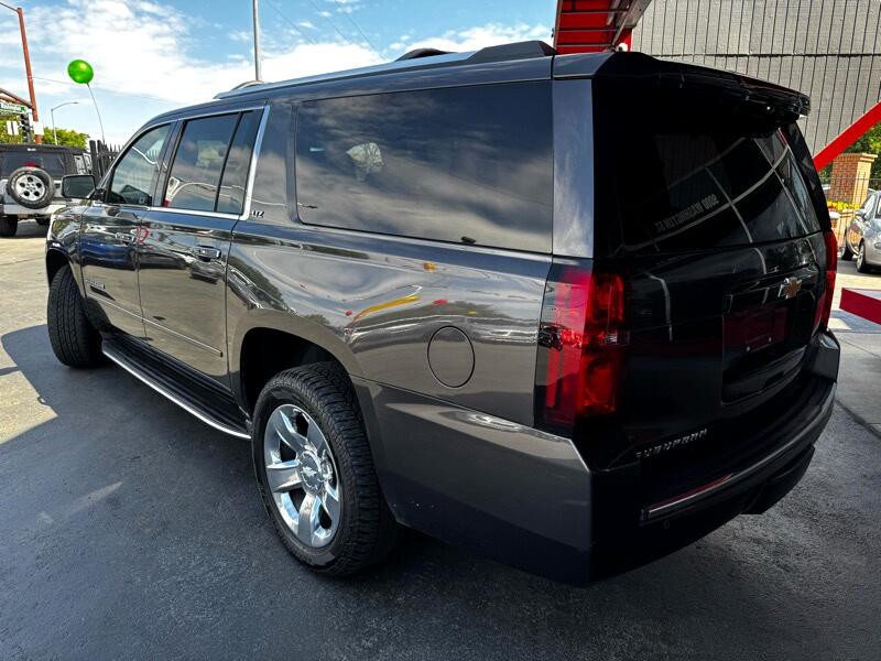 2016 Chevrolet Suburban Image 3