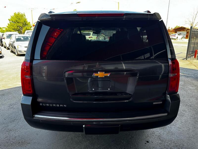 2016 Chevrolet Suburban Image 4