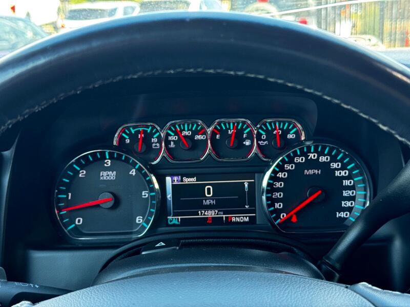 2016 Chevrolet Suburban Image 21