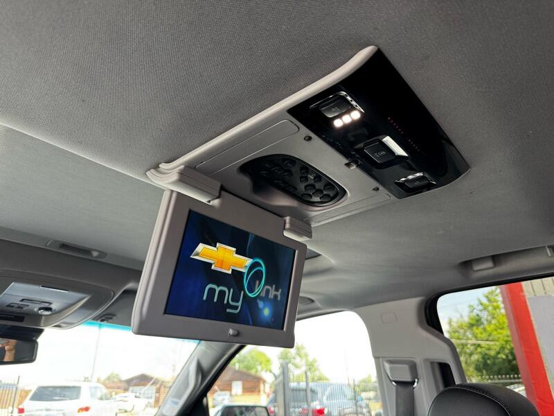 2016 Chevrolet Suburban Image 30