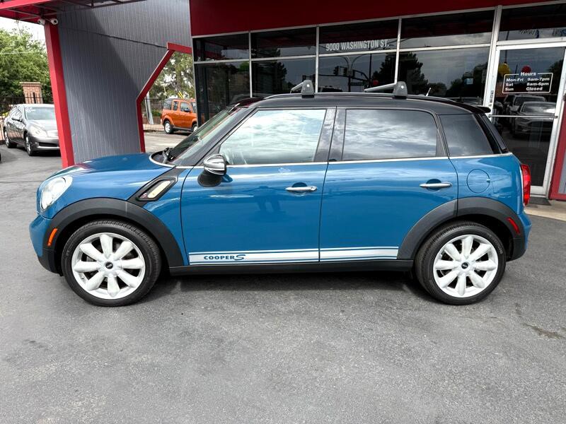 2012 MINI Countryman Image 2