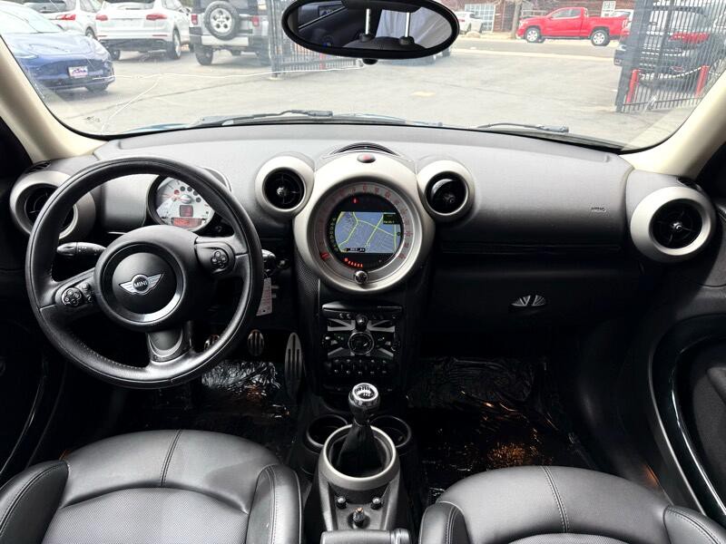 2012 MINI Countryman Image 17