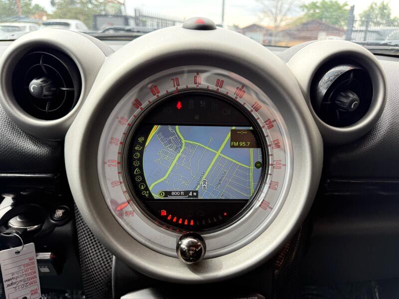 2012 MINI Countryman Image 19