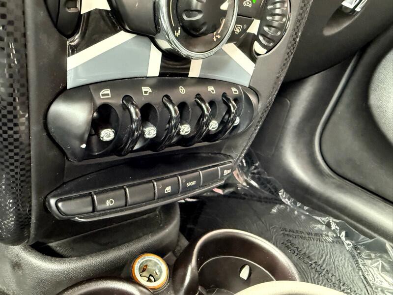 2012 MINI Countryman Image 21