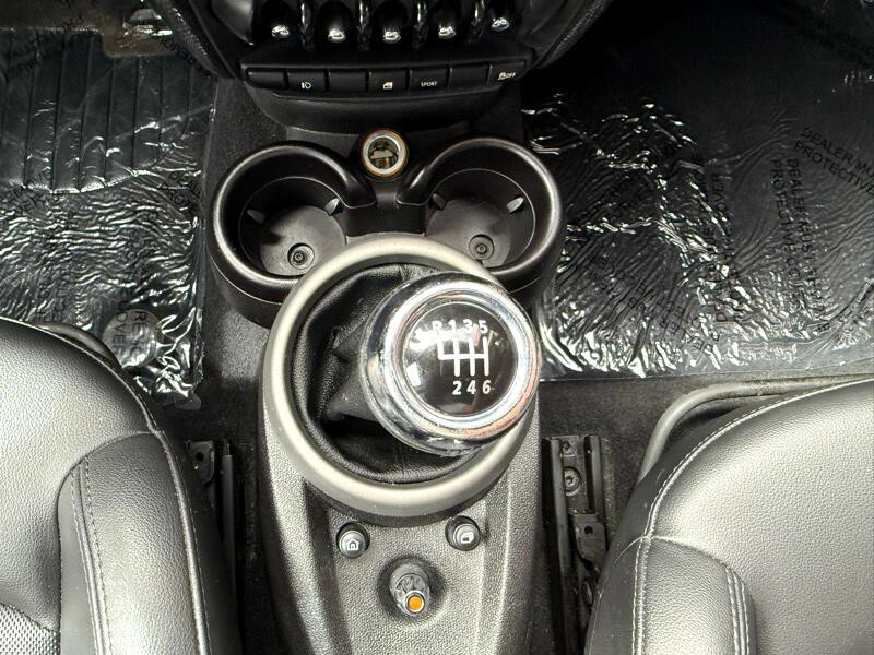 2012 MINI Countryman Image 22
