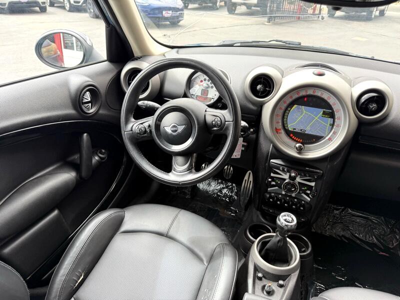 2012 MINI Countryman Image 25