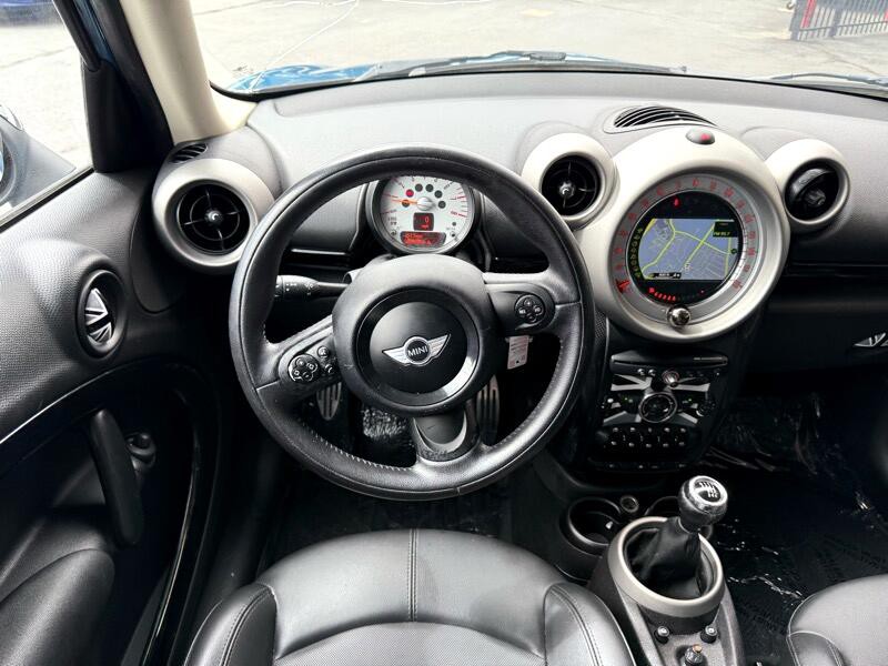 2012 MINI Countryman Image 26