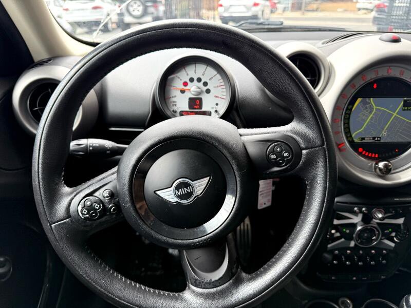 2012 MINI Countryman Image 27