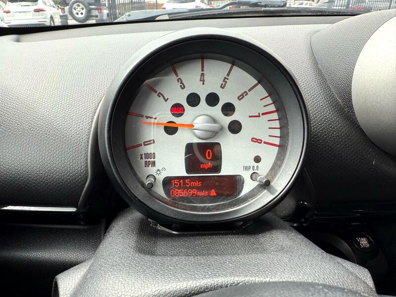 2012 MINI Countryman Image 28