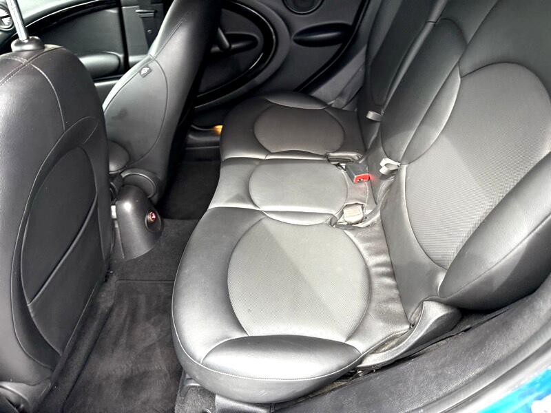 2012 MINI Countryman Image 32