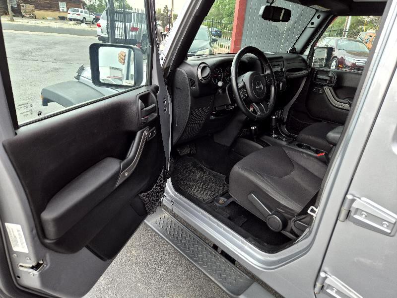 2013 Jeep Wrangler Image 12