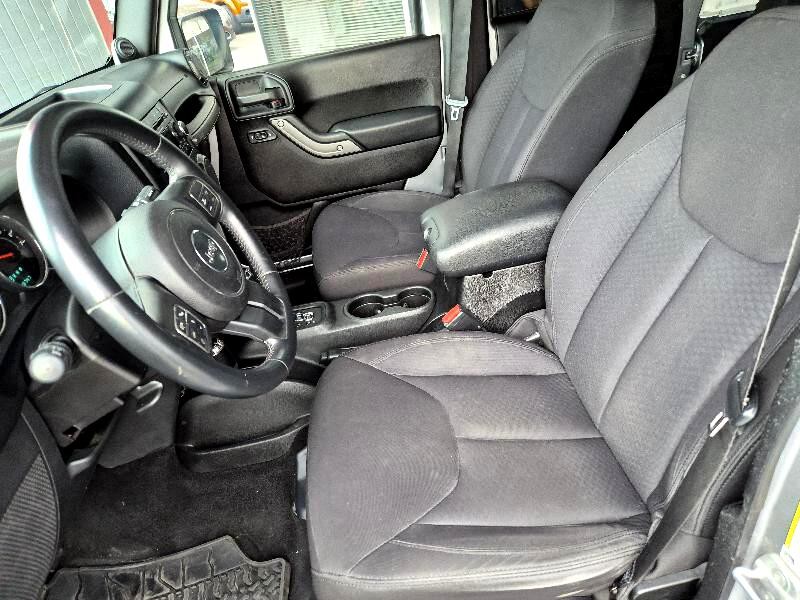 2013 Jeep Wrangler Image 14