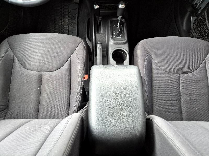 2013 Jeep Wrangler Image 21