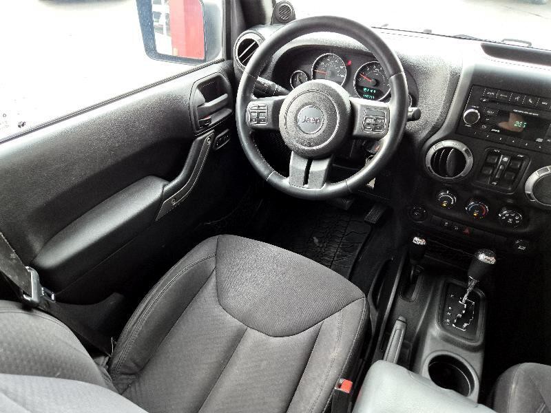 2013 Jeep Wrangler Image 22