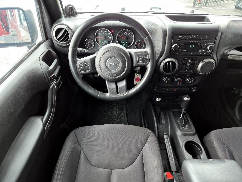 2013 Jeep Wrangler Image 23