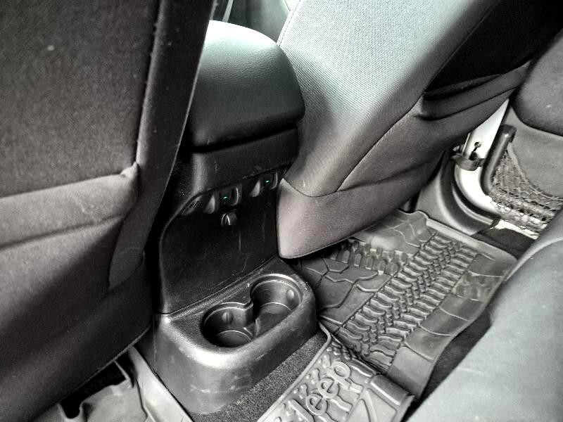 2013 Jeep Wrangler Image 29