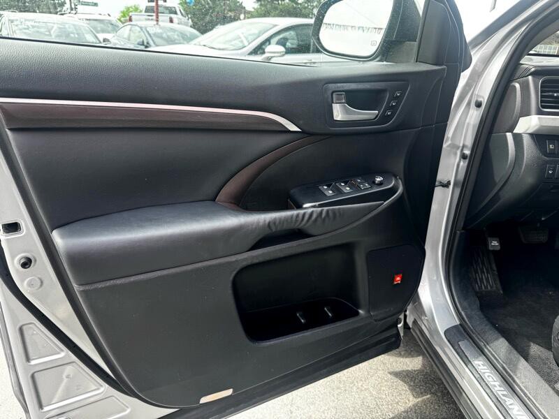 2014 Toyota Highlander Image 12