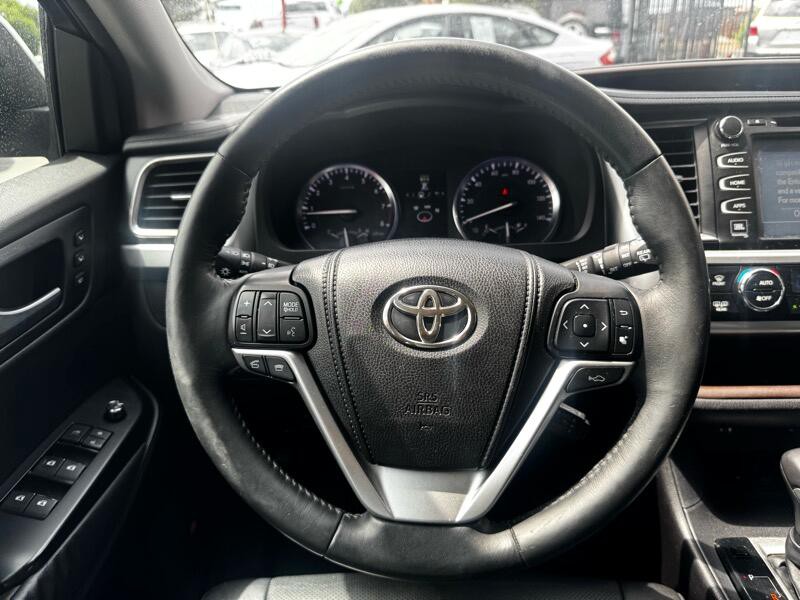 2014 Toyota Highlander Image 15