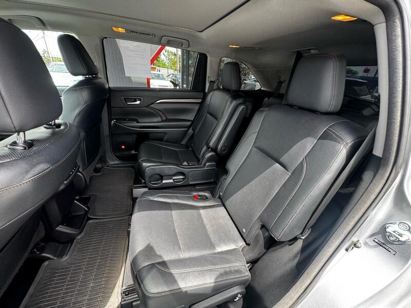 2014 Toyota Highlander Image 23