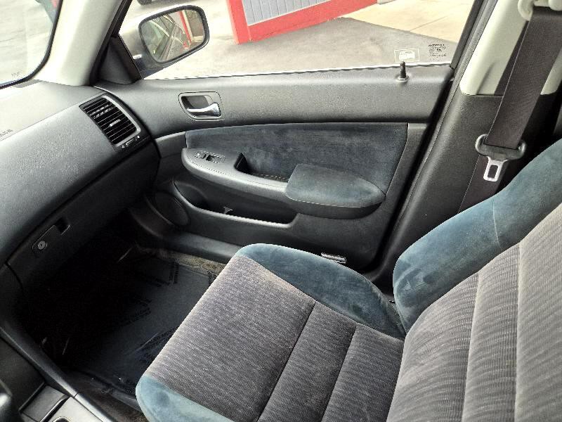 2003 Honda Accord Image 16