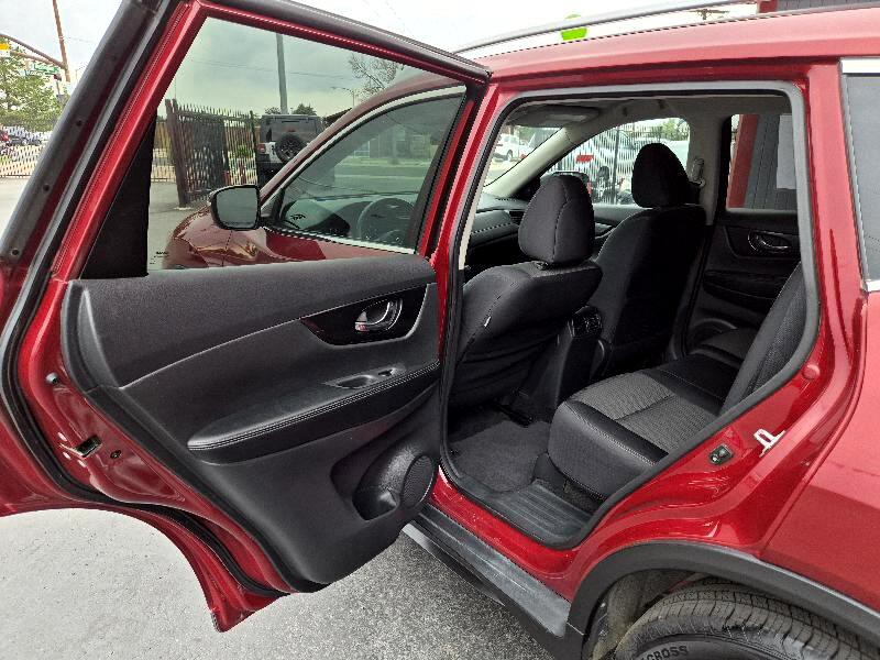 2018 Nissan Rogue Image 19