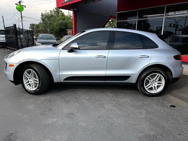 2018 Porsche Macan Image 2