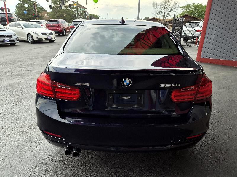 2013 BMW 3 Series Image 4