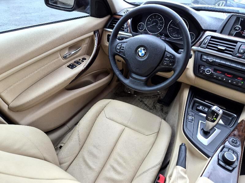 2013 BMW 3 Series Image 21
