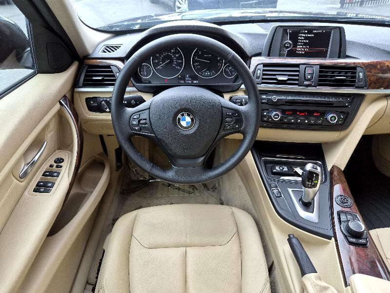 2013 BMW 3 Series Image 22