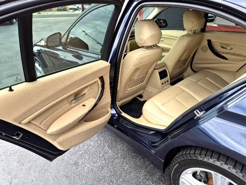 2013 BMW 3 Series Image 25