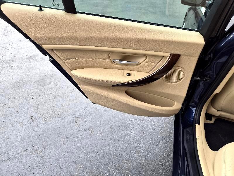 2013 BMW 3 Series Image 26