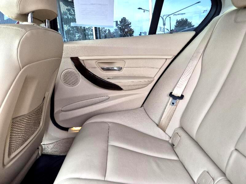 2013 BMW 3 Series Image 29