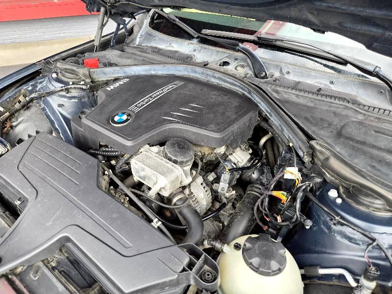 2013 BMW 3 Series Image 32