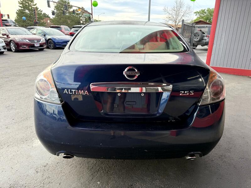 2010 Nissan Altima Image 4