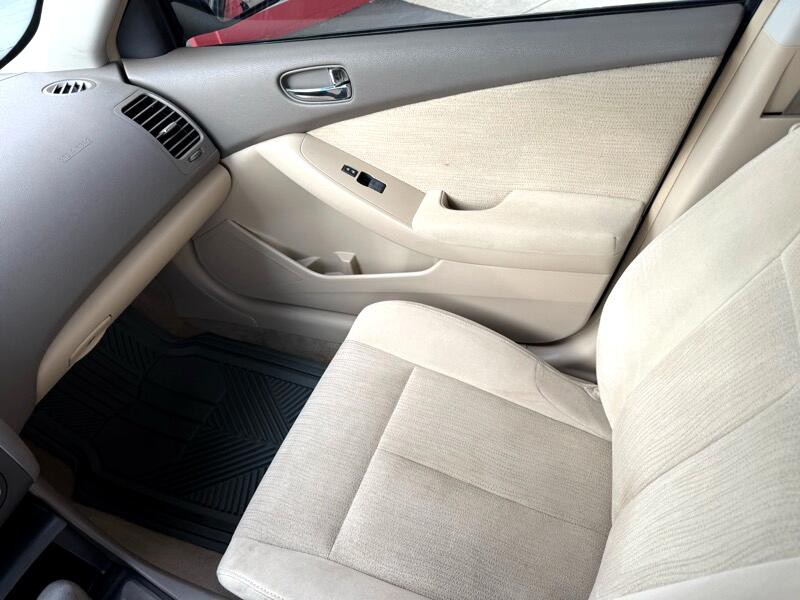2010 Nissan Altima Image 19