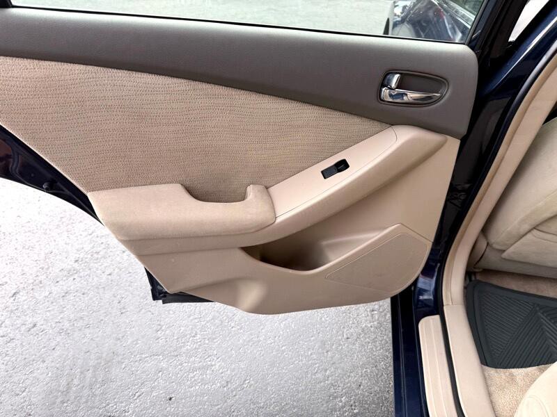 2010 Nissan Altima Image 30
