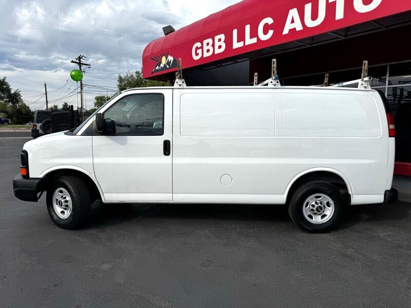 2015 GMC Savana Image 2