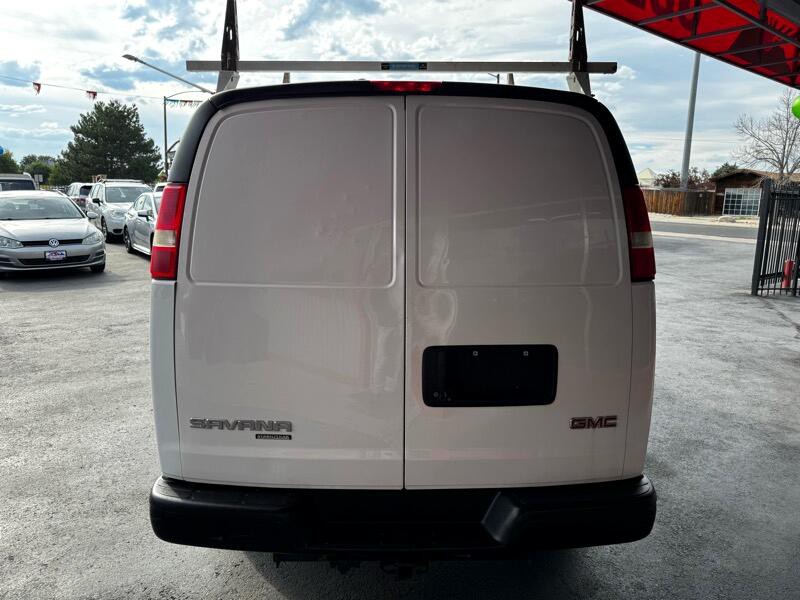 2015 GMC Savana Image 4