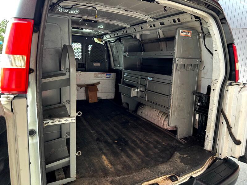 2015 GMC Savana Image 7