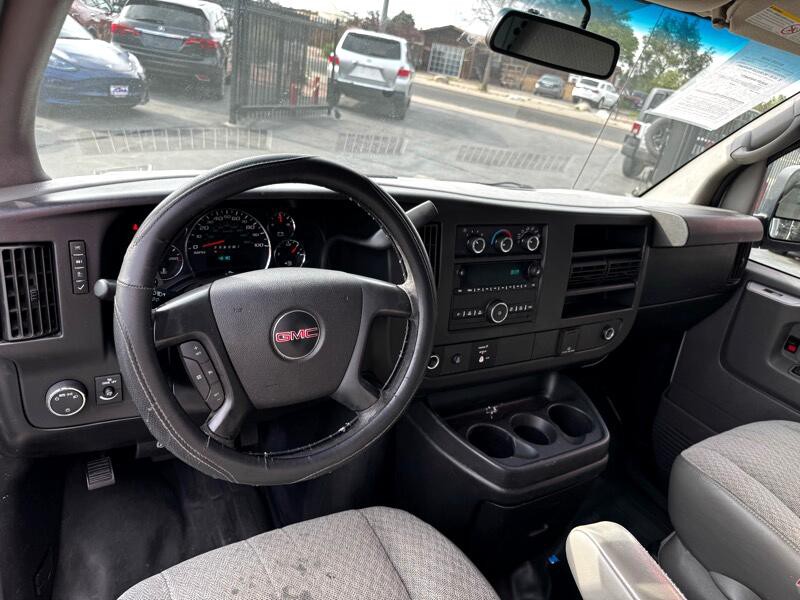 2015 GMC Savana Image 18