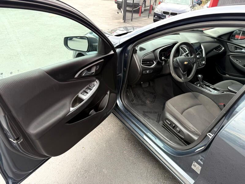 2019 Chevrolet Malibu Image 12