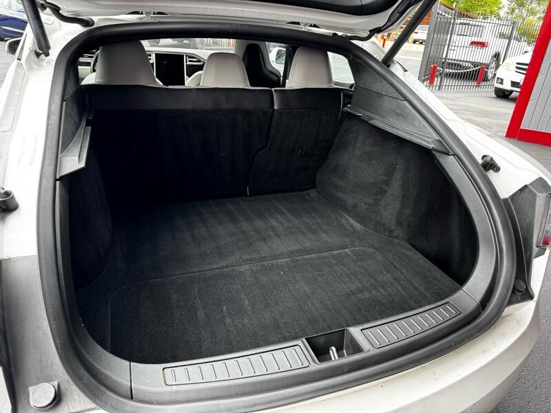 2016 Tesla Model S Image 8
