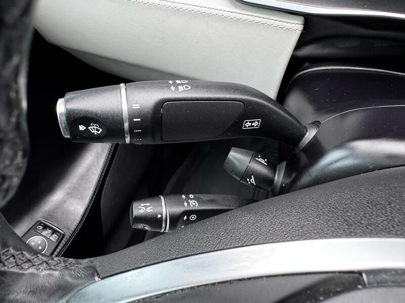 2016 Tesla Model S Image 23