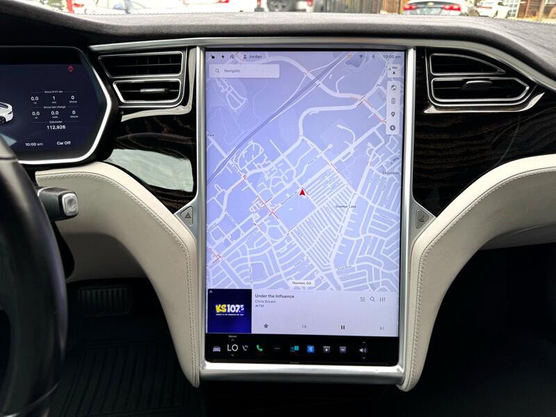 2016 Tesla Model S Image 24