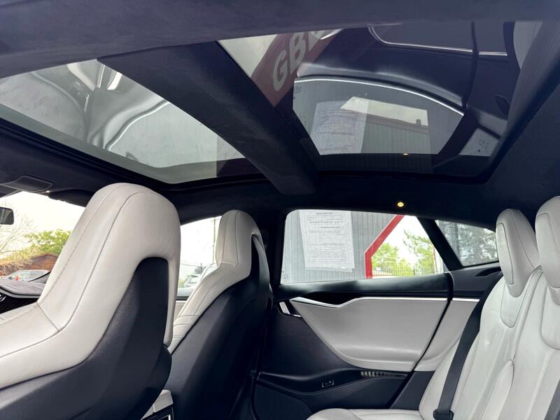 2016 Tesla Model S Image 34