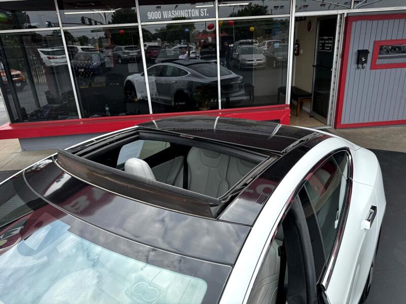 2016 Tesla Model S Image 35