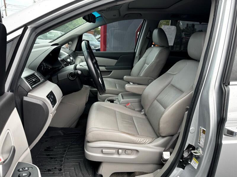 2012 Honda Odyssey Image 13
