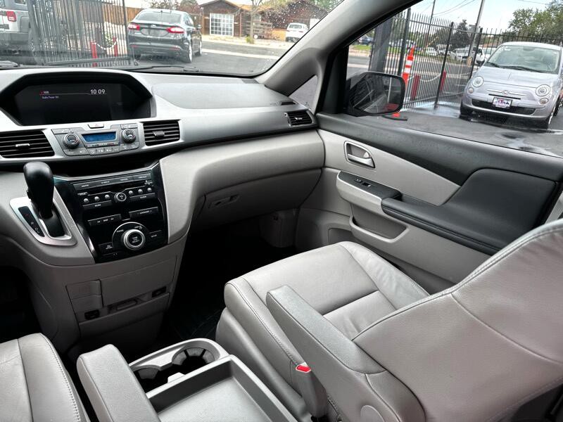 2012 Honda Odyssey Image 18