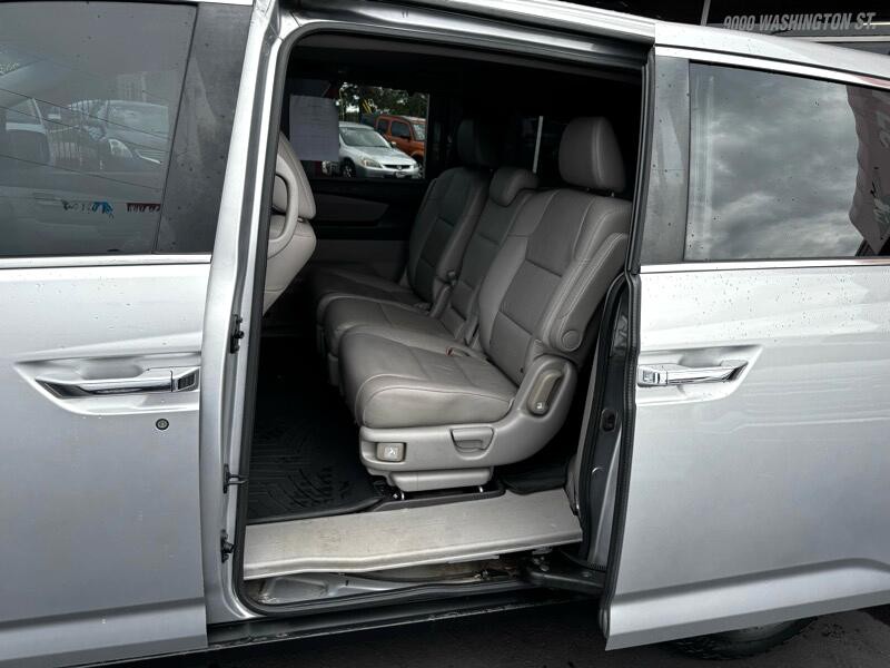 2012 Honda Odyssey Image 20